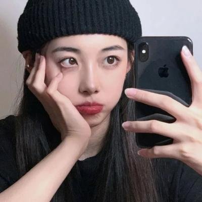 红衣小女孩